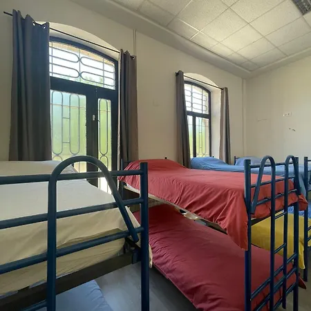 El Vagon Bar-albergue *