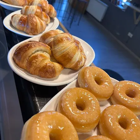 El Vagon Bar-albergue ホステル *