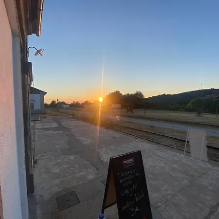 ホステル El Vagon Bar-albergue ベハル